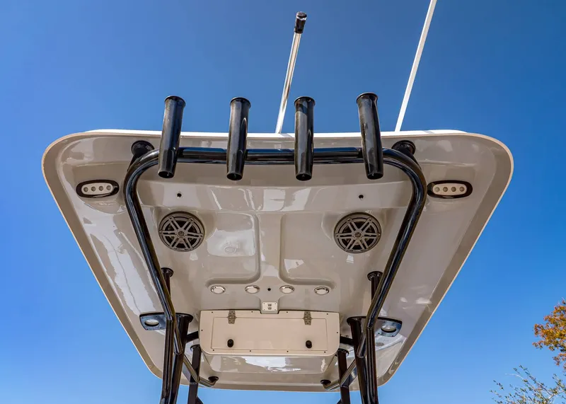 Slide: The Image of Sea Hunt Ultra 229 2026 - 12