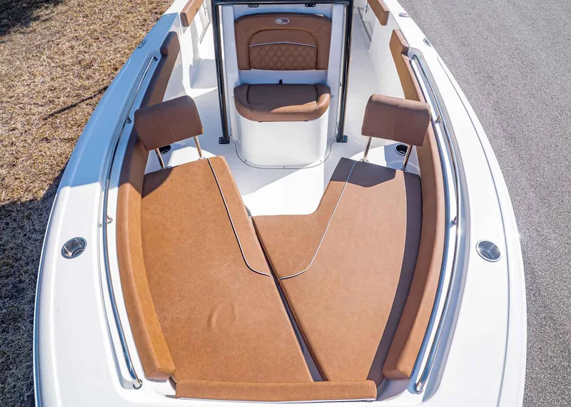 Slide: The Image of Sea Hunt Ultra 229 2026 - 19