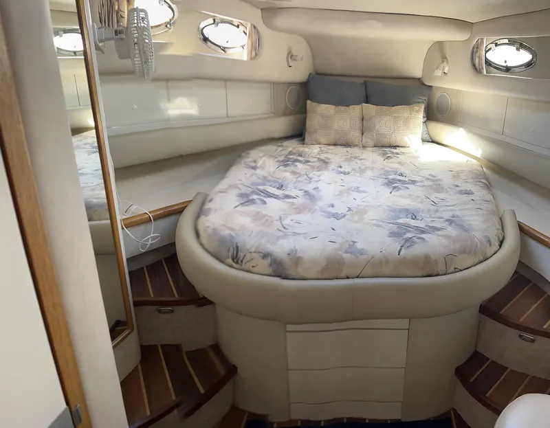 Slide: The Image of Sea Ray 450 Sundancer 1995 - 61