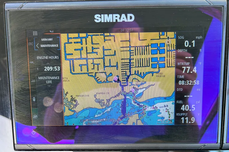 Slide: The Image of Sea Ray SLX 260 Outboard 2023 - 16