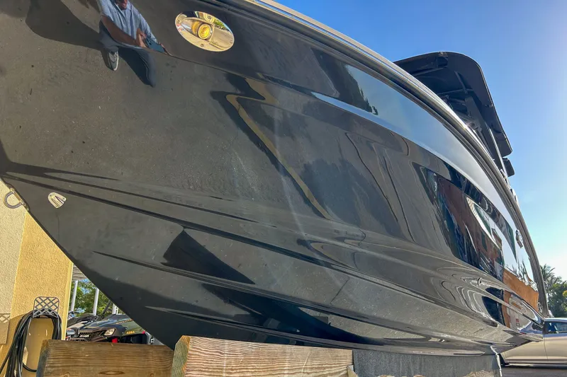 Slide: The Image of Sea Ray SLX 260 Outboard 2023 - 51