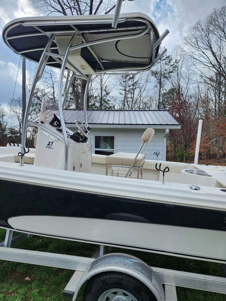 Slide: The Image of Carolina 21 Sea Skiff 2017 - 18