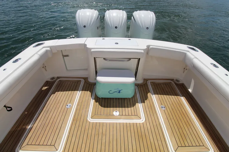 Slide: The Image of Albemarle 30 Express 2022 - 16