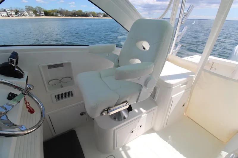 Slide: The Image of Albemarle 30 Express 2022 - 31