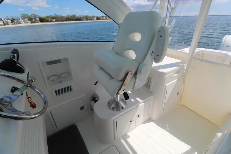 Slide: The Image of Albemarle 30 Express 2022 - 32