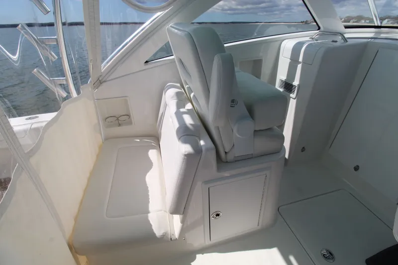 Slide: The Image of Albemarle 30 Express 2022 - 37