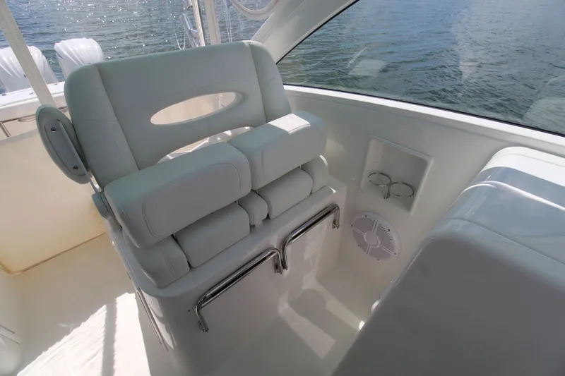 Slide: The Image of Albemarle 30 Express 2022 - 38