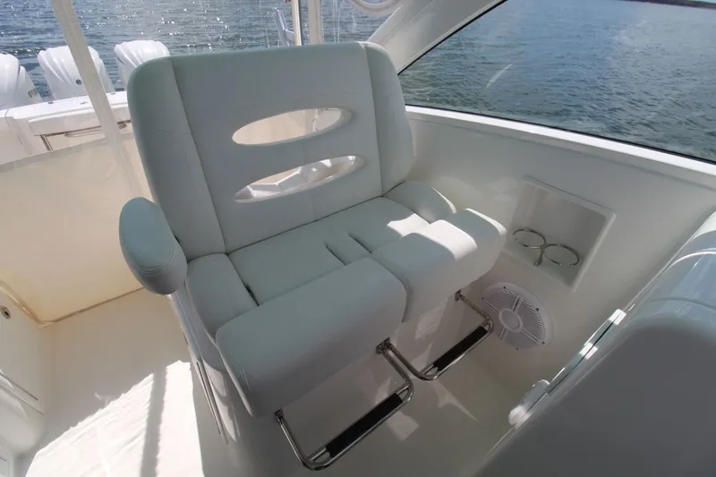 Slide: The Image of Albemarle 30 Express 2022 - 39