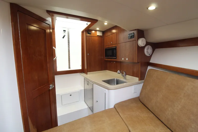 Slide: The Image of Albemarle 30 Express 2022 - 44