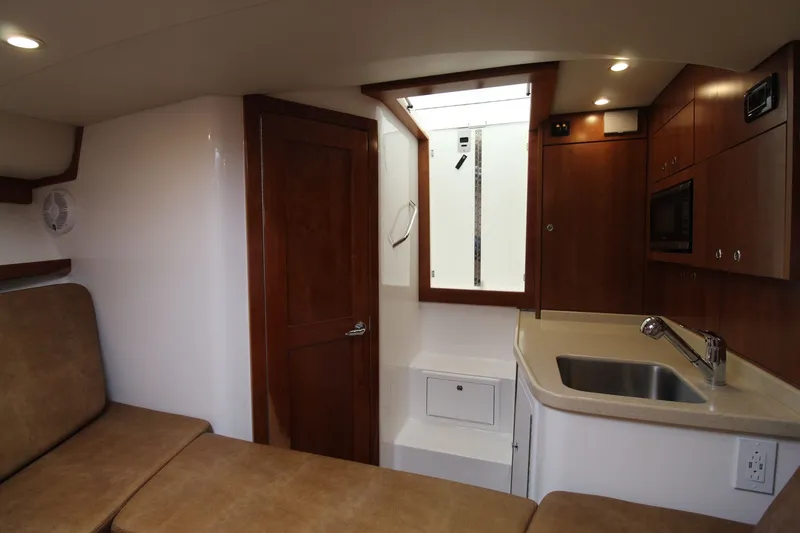 Slide: The Image of Albemarle 30 Express 2022 - 45