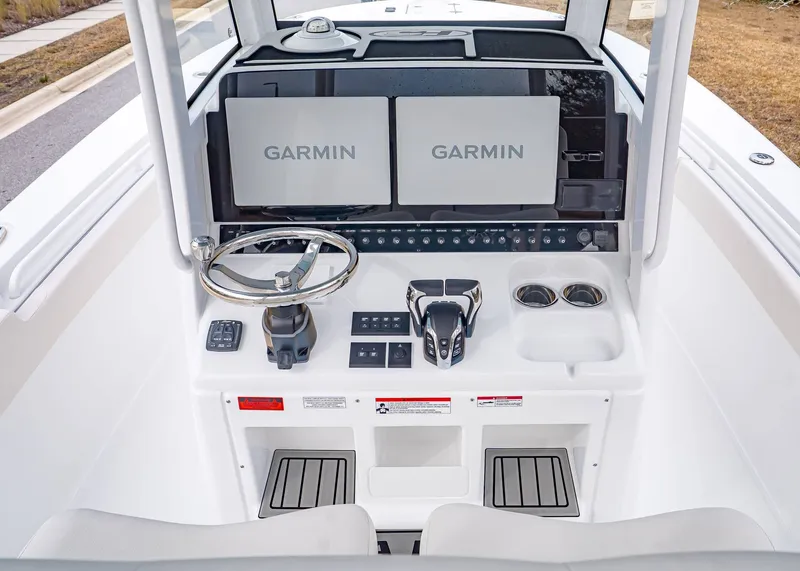 Slide: The Image of Sea Hunt Gamefish 28 Coffin Box 2026 - 19