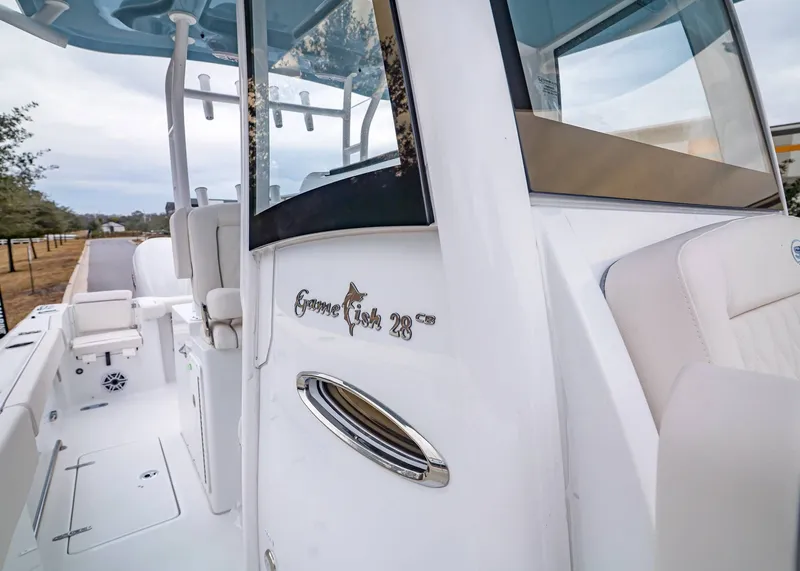 Slide: The Image of Sea Hunt Gamefish 28 Coffin Box 2026 - 25