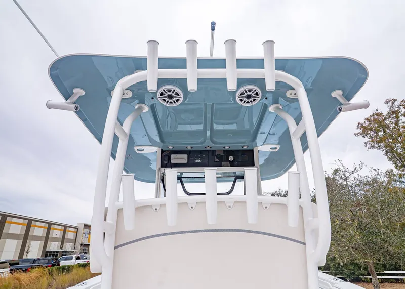 Slide: The Image of Sea Hunt Gamefish 28 Coffin Box 2026 - 17