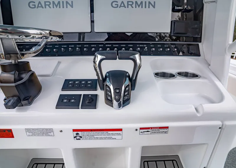 Slide: The Image of Sea Hunt Gamefish 28 Coffin Box 2026 - 22