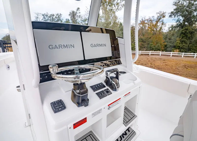 Slide: The Image of Sea Hunt Gamefish 28 Coffin Box 2026 - 23