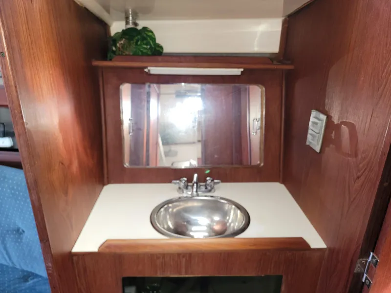 Slide: The Image of Hunter 34 1984 - 57