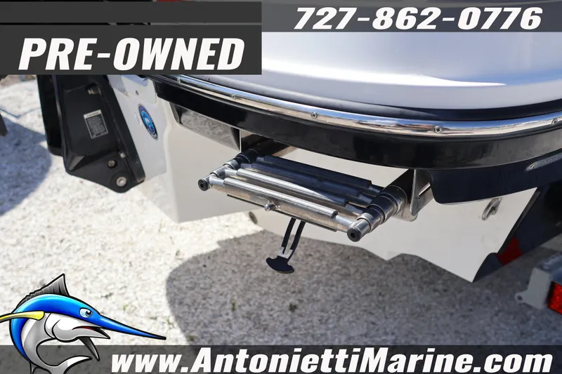Slide: The Image of Pre-owned 2020 Bayliner VR5 Bowrider OB boat with swim ladder, Antonietti Marine. - 5