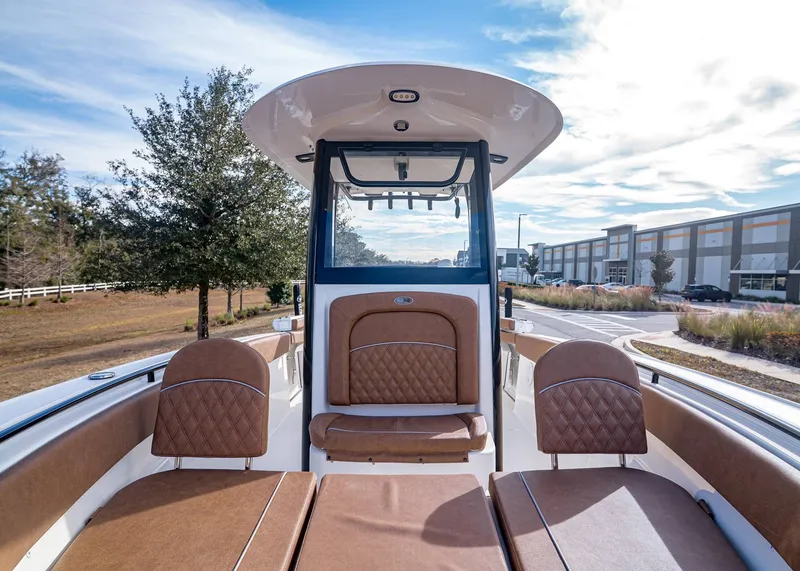 Slide: The Image of Sea Hunt Ultra 255 SE 2026 - 23