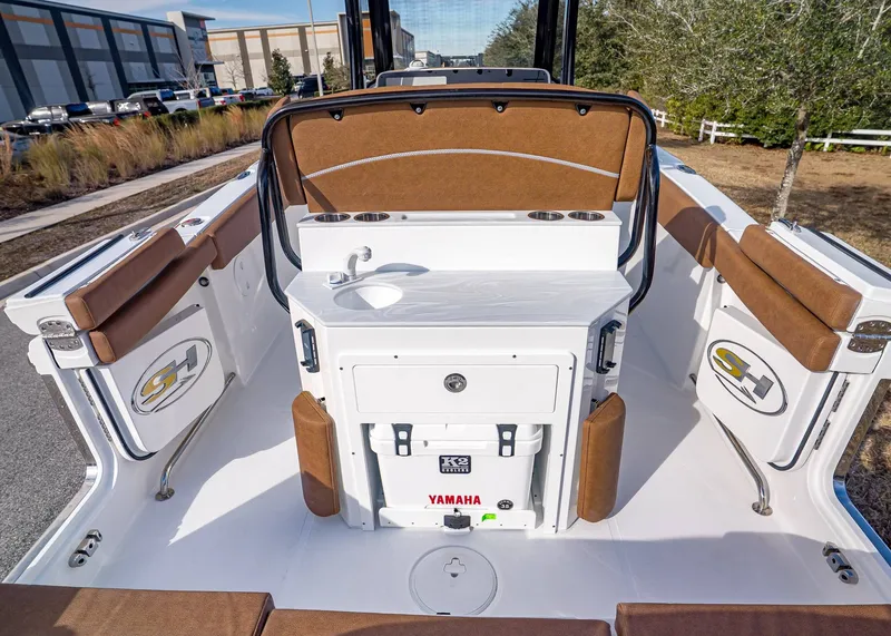 Slide: The Image of Sea Hunt Ultra 255 SE 2026 - 13