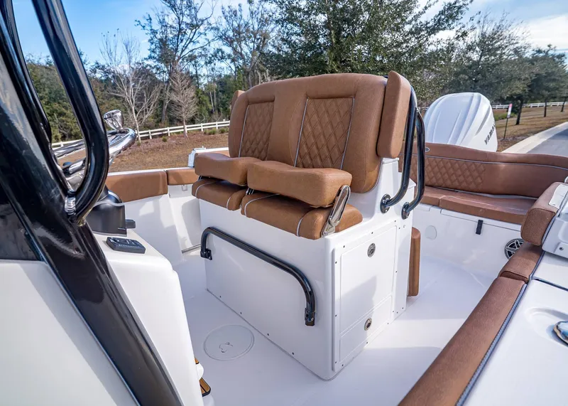 Slide: The Image of Sea Hunt Ultra 255 SE 2026 - 20