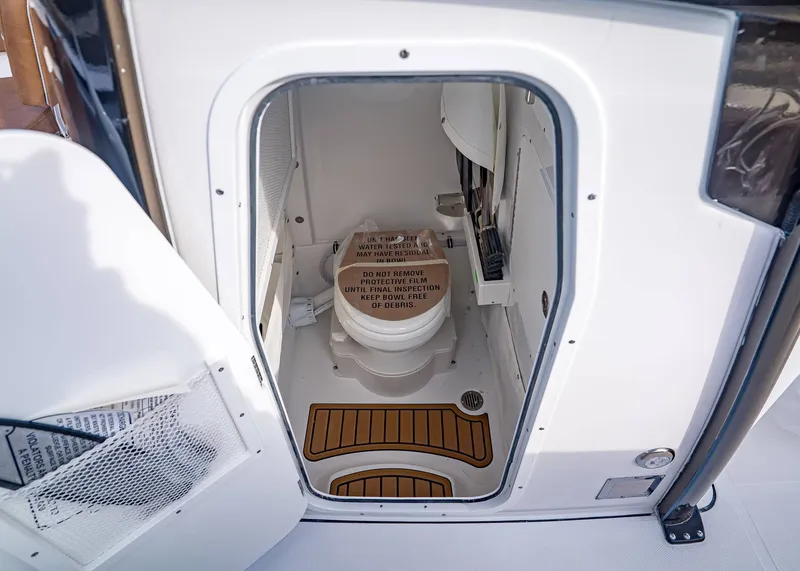 Slide: The Image of Sea Hunt Ultra 255 SE 2026 - 21