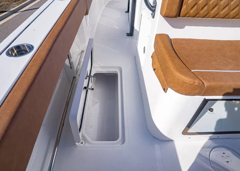 Slide: The Image of Sea Hunt Gamefish 27 Coffin Box 2026 - 13