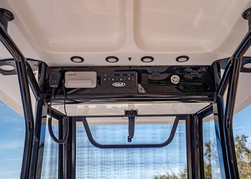 Slide: The Image of Sea Hunt Gamefish 27 Coffin Box 2026 - 18