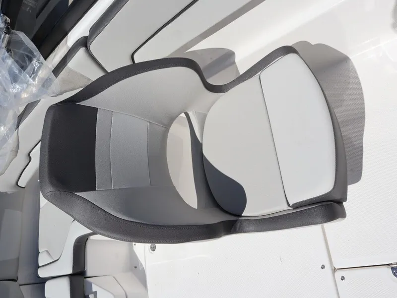 Slide: The Image of Yamaha Boats SX190 2026 seat with modern design. - 14