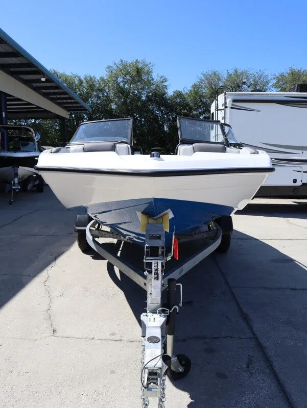 Slide: The Image of 2026 Yamaha SX190 boat on trailer, front view. - 3