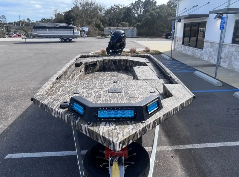 Slide: The Image of Avid 18 Commander 2026 - 8