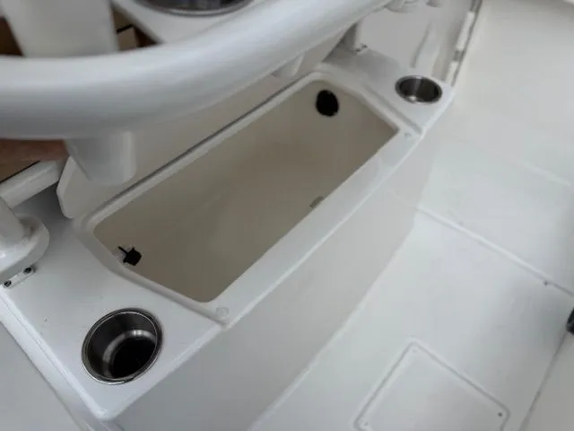 Slide: The Image of Bayliner Trophy T22CC 2026 - 14