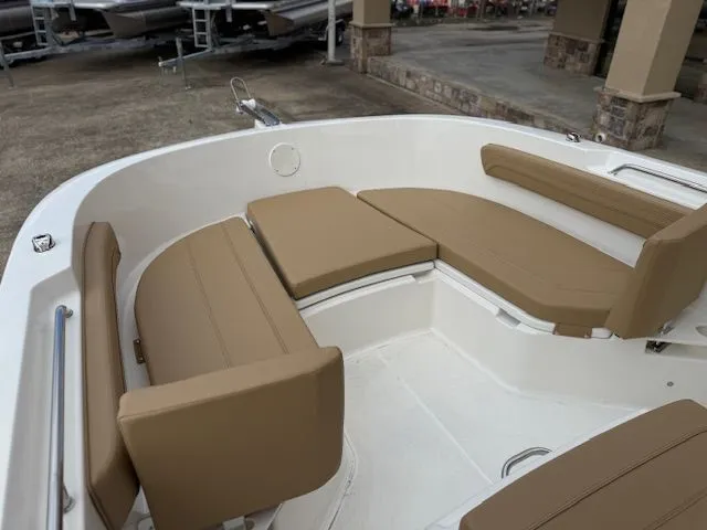 Slide: The Image of Bayliner Trophy T22CC 2026 - 15