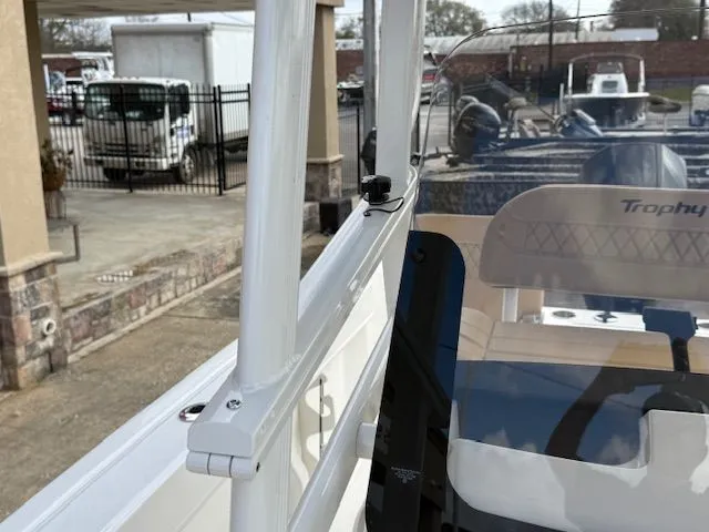 Slide: The Image of Bayliner Trophy T22CC 2026 - 22