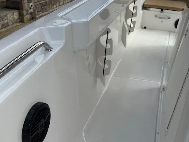 Slide: The Image of Bayliner Trophy T22CC 2026 - 23