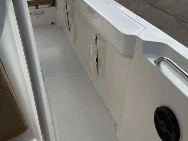 Slide: The Image of Bayliner Trophy T22CC 2026 - 24