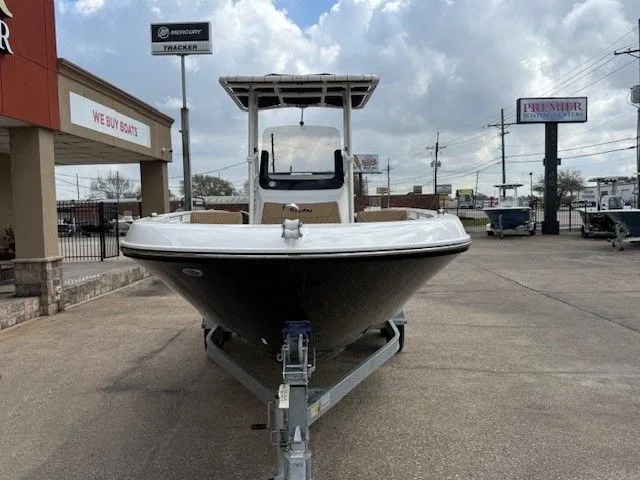 Slide: The Image of Bayliner Trophy T22CC 2026 - 3