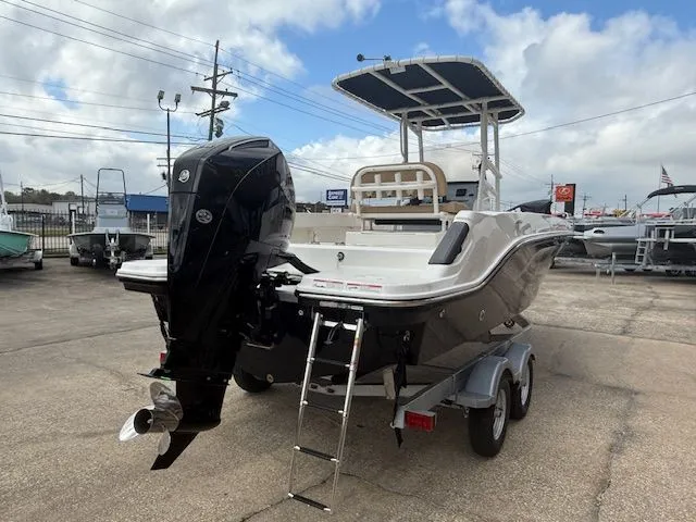 Slide: The Image of Bayliner Trophy T22CC 2026 - 7
