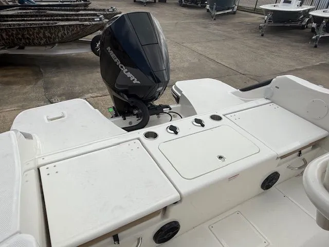 Slide: The Image of Bayliner Trophy T22CC 2026 - 8