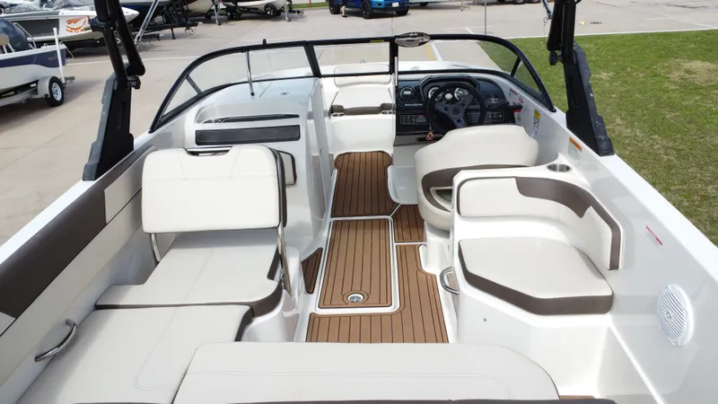 Slide: The Image of Bayliner VR6 2018 - 20