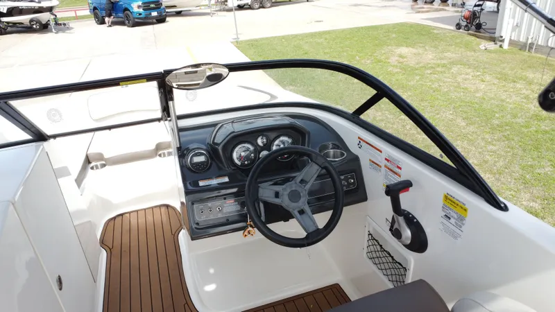 Slide: The Image of Bayliner VR6 2018 - 21