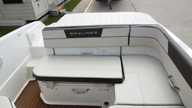 Slide: The Image of Bayliner VR6 2018 - 26