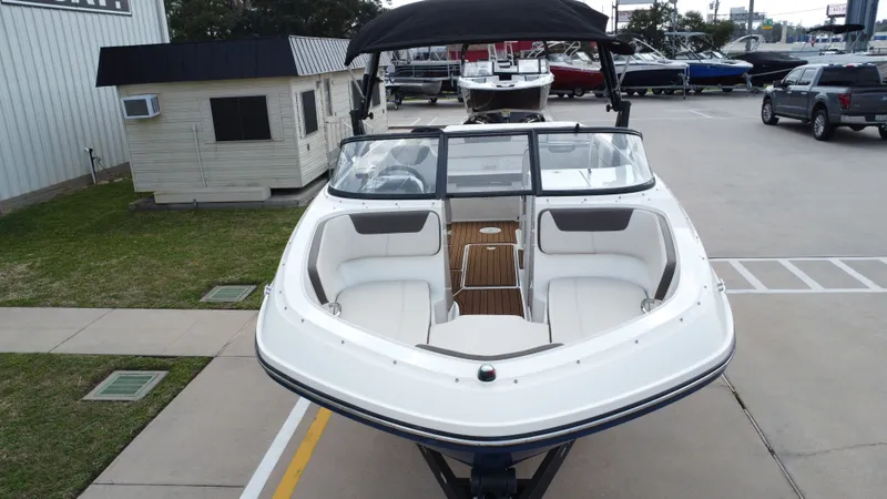 Slide: The Image of Bayliner VR6 2018 - 29