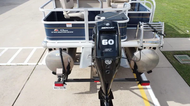 Slide: The Image of Sun Tracker 18 Bass Buggy 2024 - 22