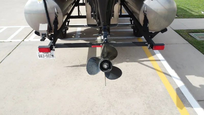 Slide: The Image of Sun Tracker 18 Bass Buggy 2024 - 33