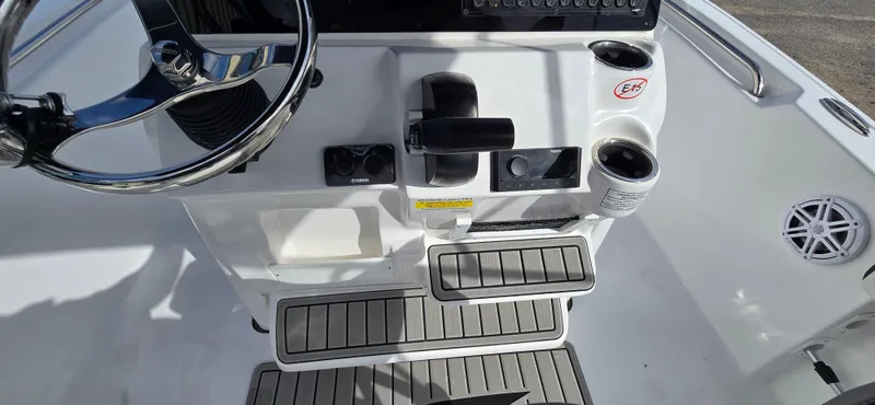 Slide: The Image of Tidewater 198 CC Adventure 2026 - 20