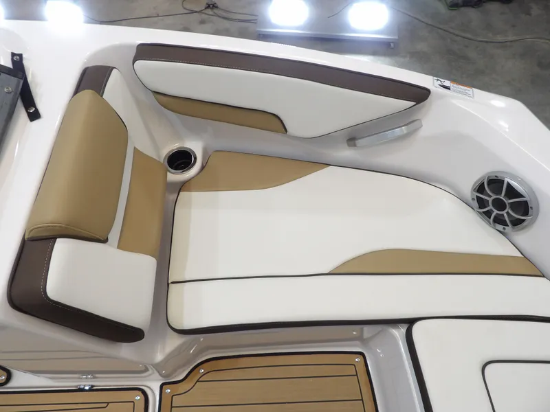 Slide: The Image of Yamaha 195S 2021 - 15