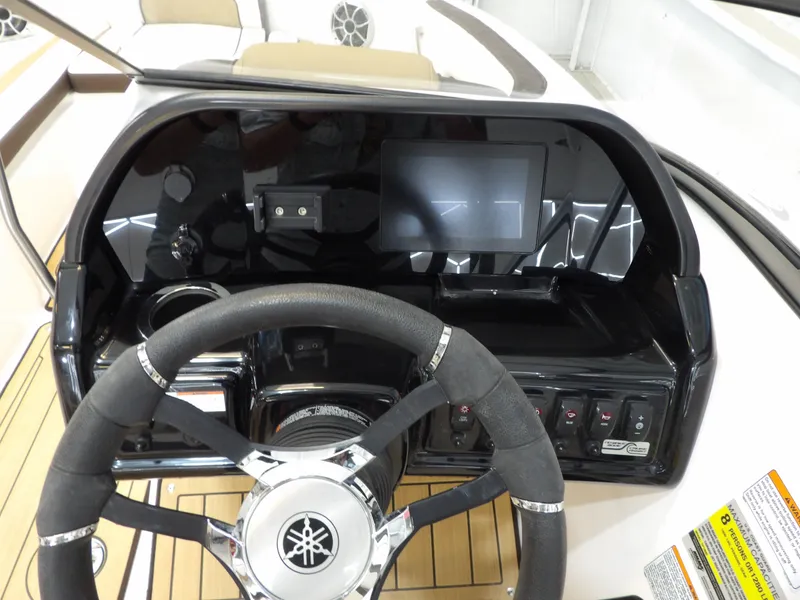 Slide: The Image of Yamaha 195S 2021 - 6