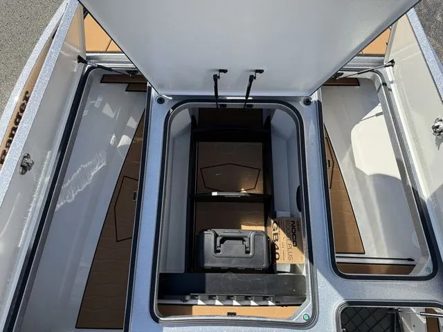 Slide: The Image of Ranger Z520R Ultra 2026 - 6