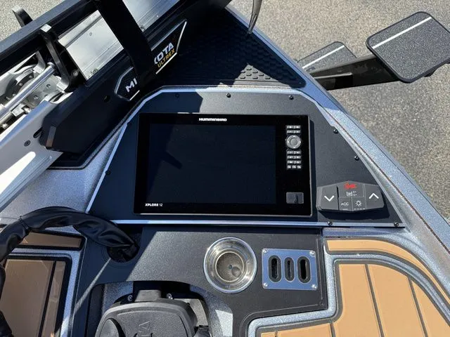 Slide: The Image of Ranger Z520R Ultra 2026 - 8