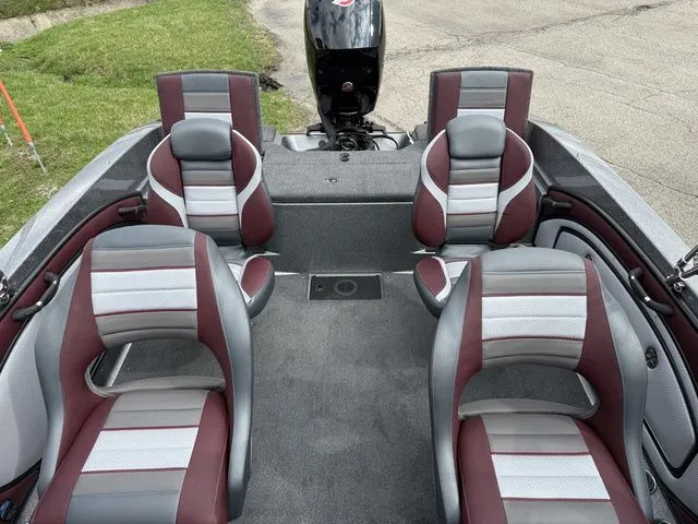 Slide: The Image of Ranger 1850MS 2026 - 9